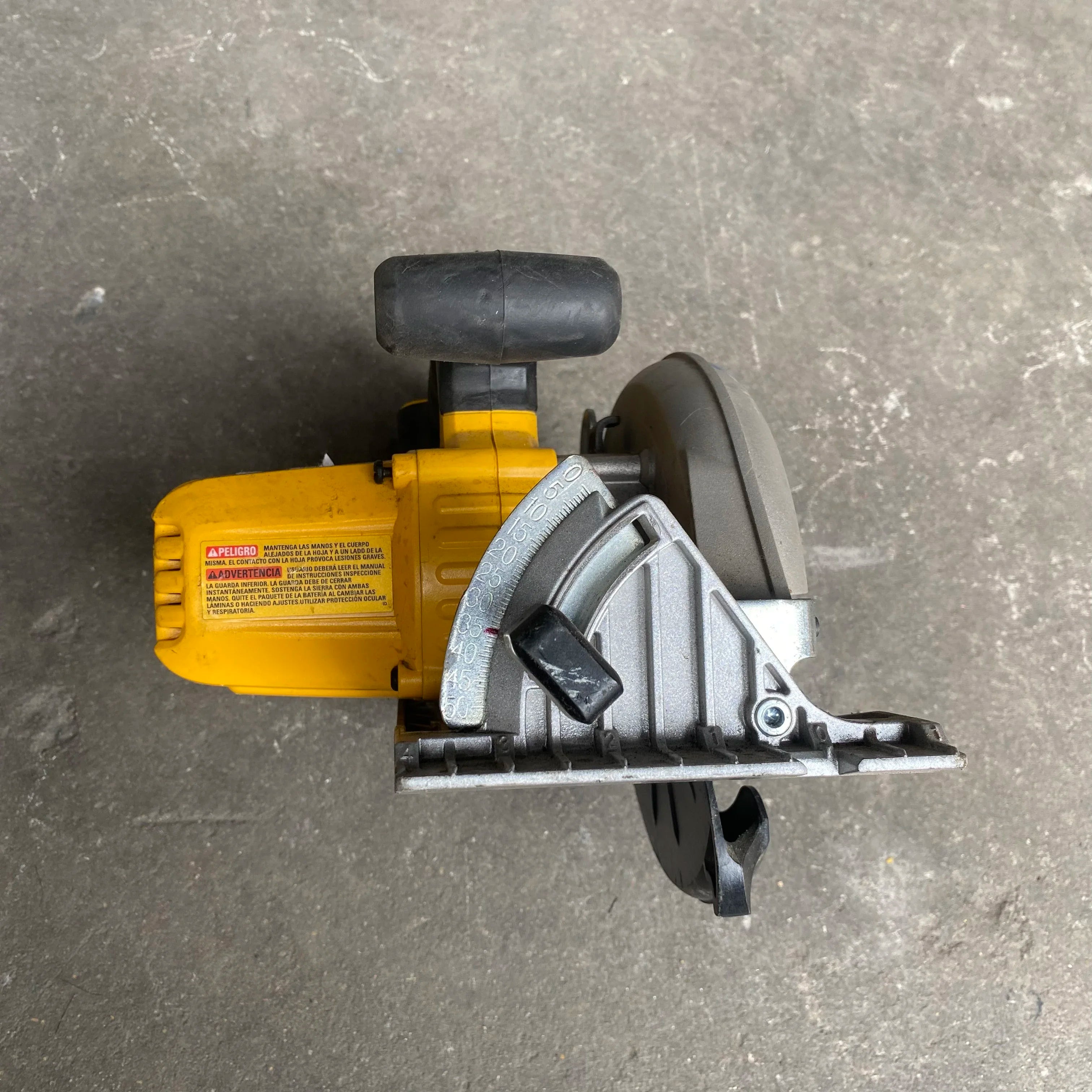 DEWALT DCS391 20VOLT 165MM CIRCULAR SAW (USED)