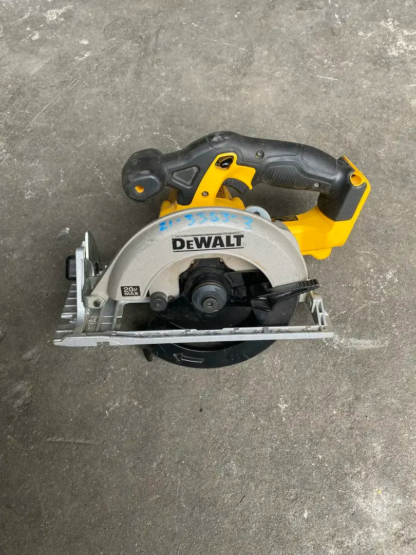 DEWALT DCS391 20VOLT 165MM CIRCULAR SAW (USED)